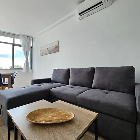 Appartement Modern Duplex With Bbq Molnas
