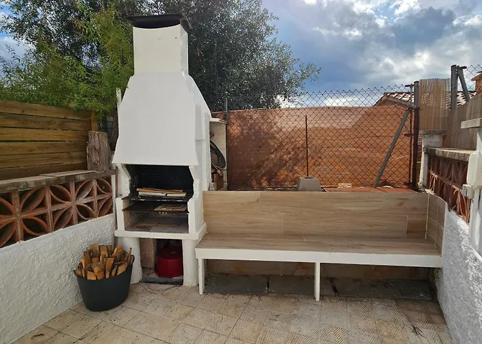 Modern Duplex With Bbq アパート