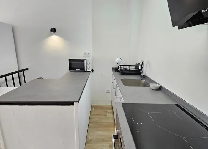 Modern Duplex With Bbq Molnas